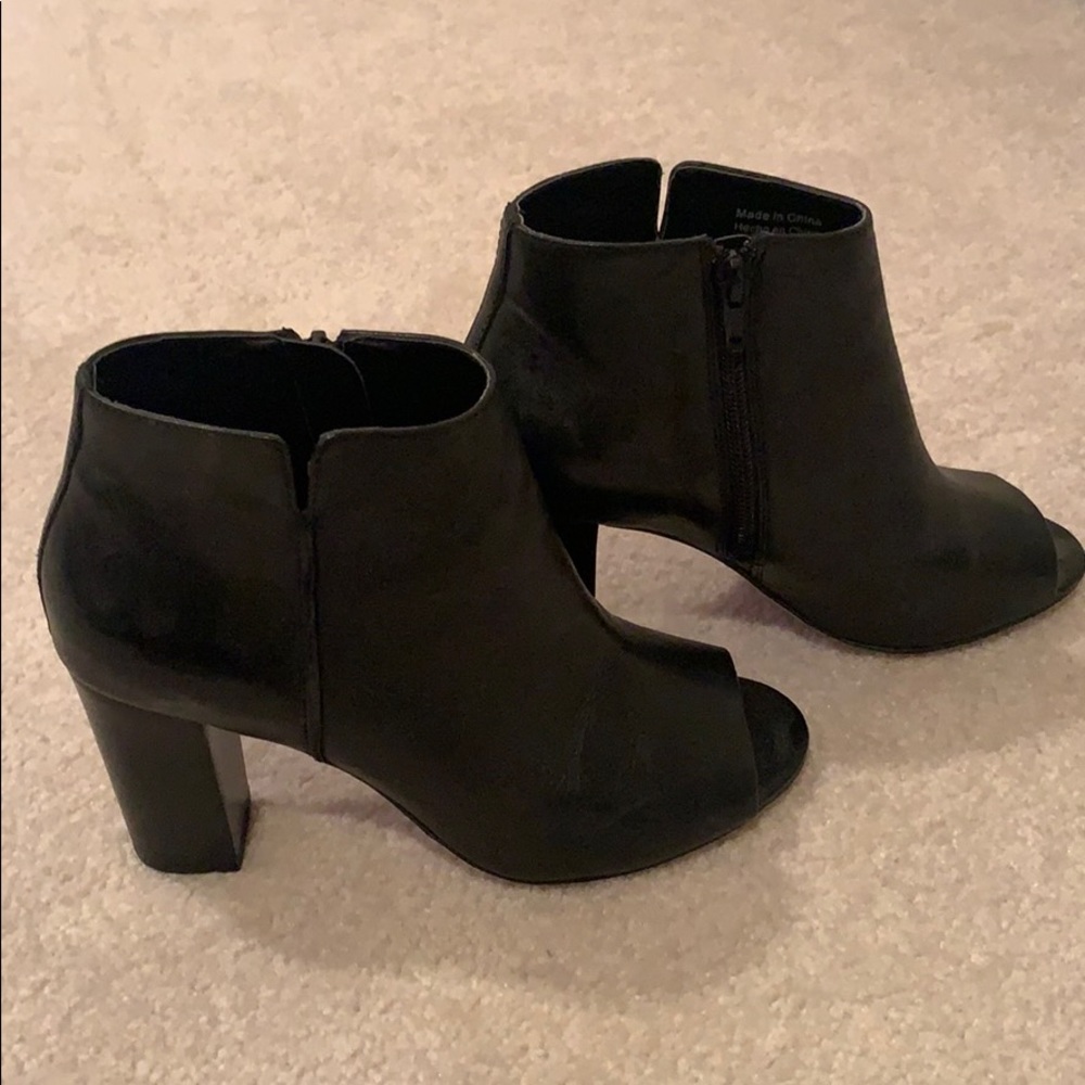 Open toe booties - Picture 2 of 3